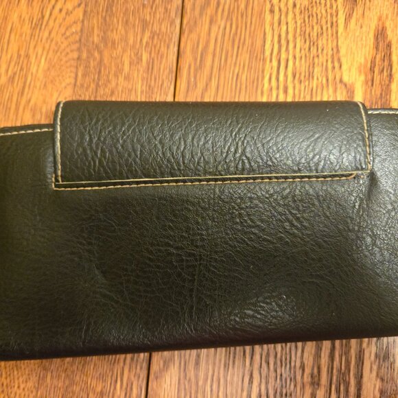 Matt & Nat Black Vegan Wallet - Picture 3 of 3